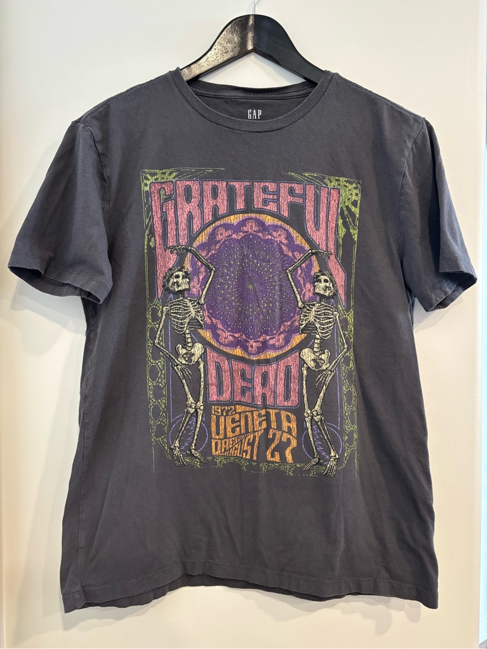 GAP Grateful Dead Short-Sleeve Graphic Tee in Charcoal with Purple Accents